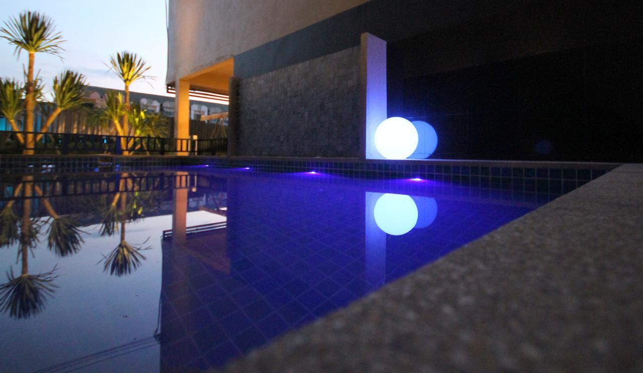 Rooms Republic Pattaya Exterior foto